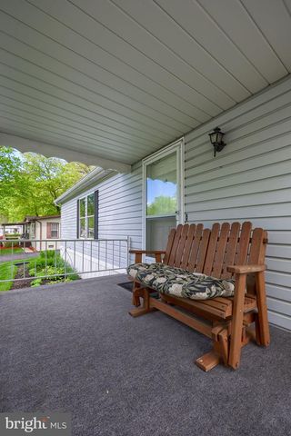 36 MAPLE AVE, Manheim, PA 17545