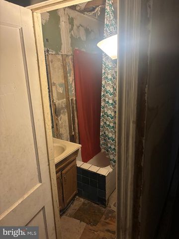 3105 W DIAMOND ST, Philadelphia, PA 19121