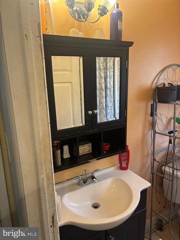 3105 W DIAMOND ST, Philadelphia, PA 19121