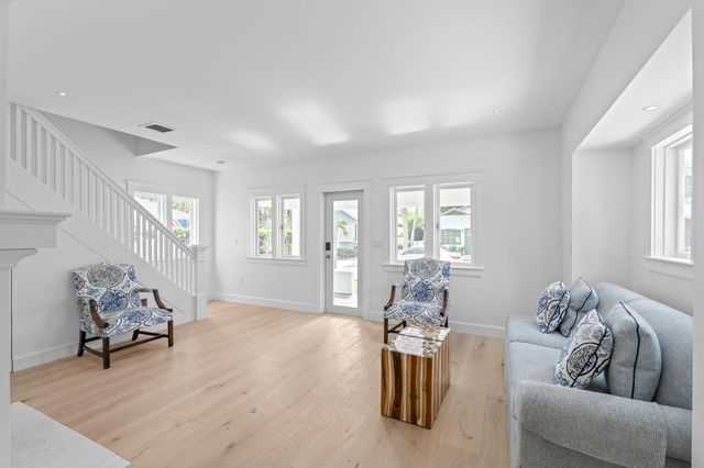 313 Vallette Way Way, West Palm Beach, FL 33401