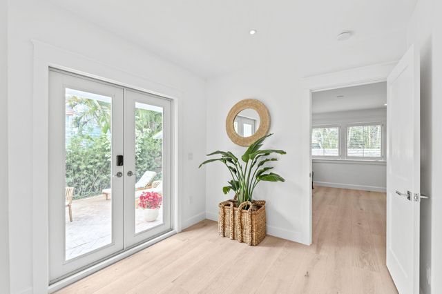 313 Vallette Way Way, West Palm Beach, FL 33401