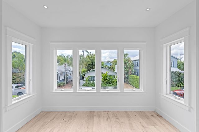 313 Vallette Way Way, West Palm Beach, FL 33401