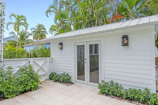 313 Vallette Way Way, West Palm Beach, FL 33401