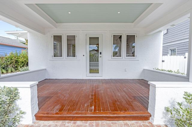 313 Vallette Way Way, West Palm Beach, FL 33401