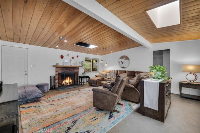 9707 Foothill, Sylmar, CA 91342