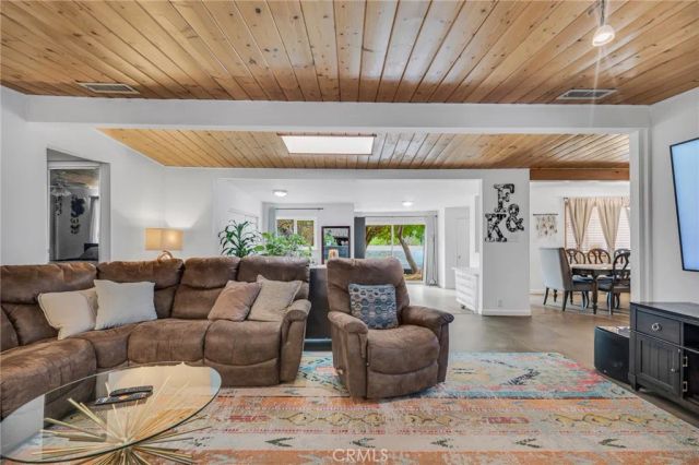 9707 Foothill, Sylmar, CA 91342