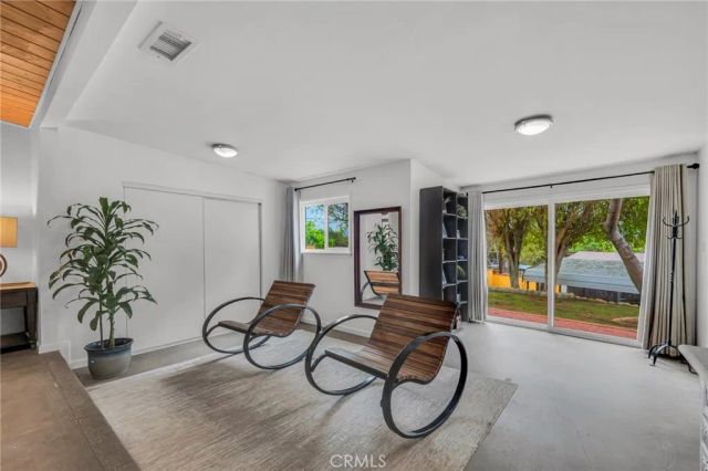 9707 Foothill, Sylmar, CA 91342