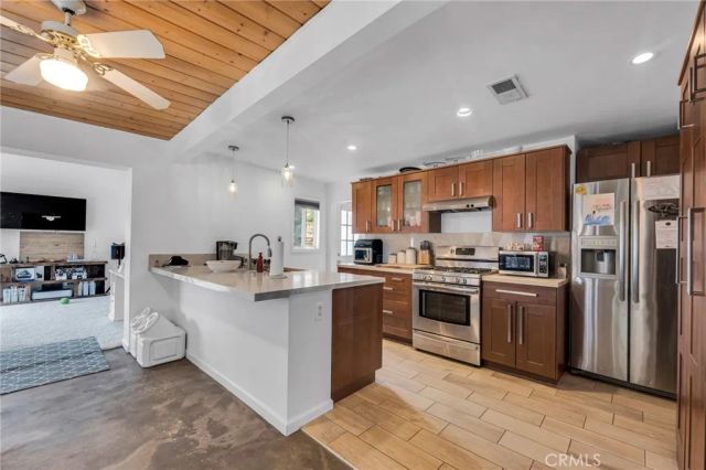 9707 Foothill, Sylmar, CA 91342