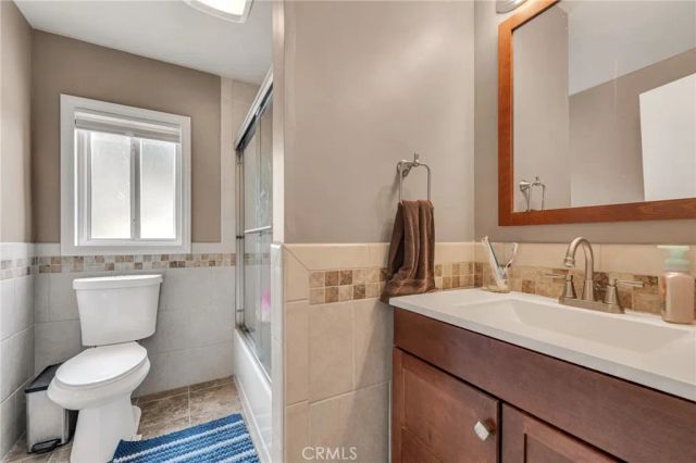 9707 Foothill, Sylmar, CA 91342