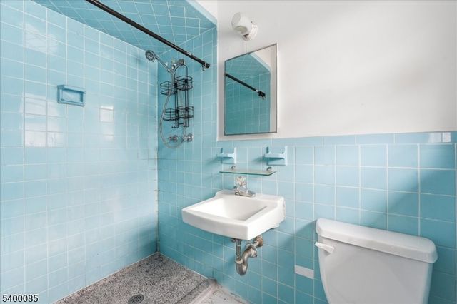 203 Westervelt Pl, Lodi Boro, NJ 07644