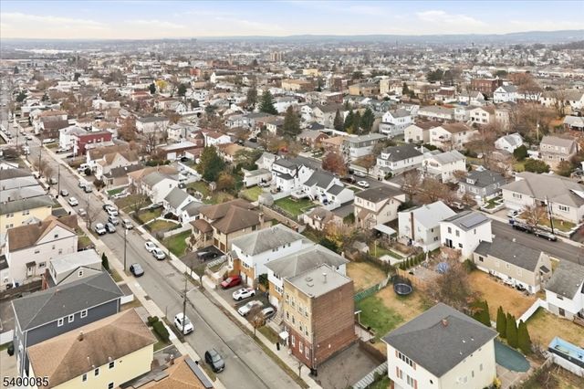 203 Westervelt Pl, Lodi Boro, NJ 07644