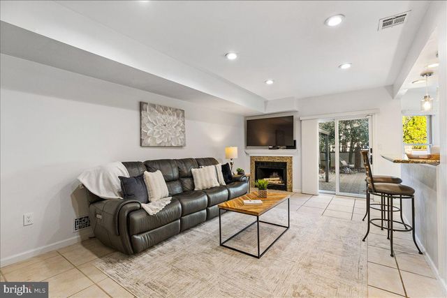 1 FIELDWOOD CT, Princeton, NJ 08540