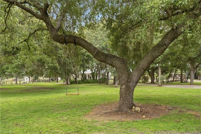 3651 Bateman RD, Alva, FL 33920