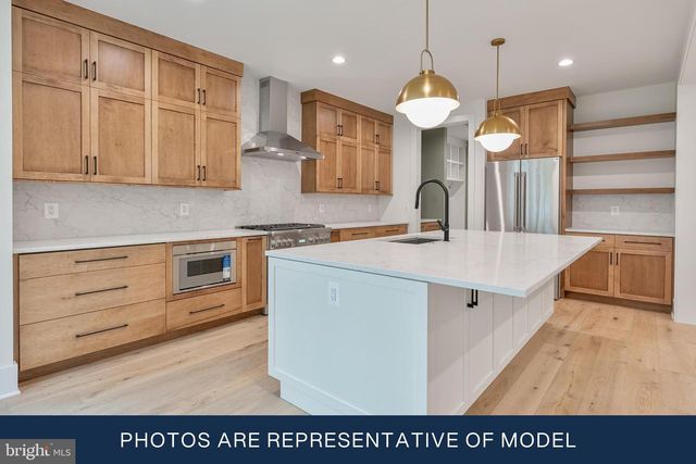 123 N EDGEWOOD ST, Arlington, VA 22201