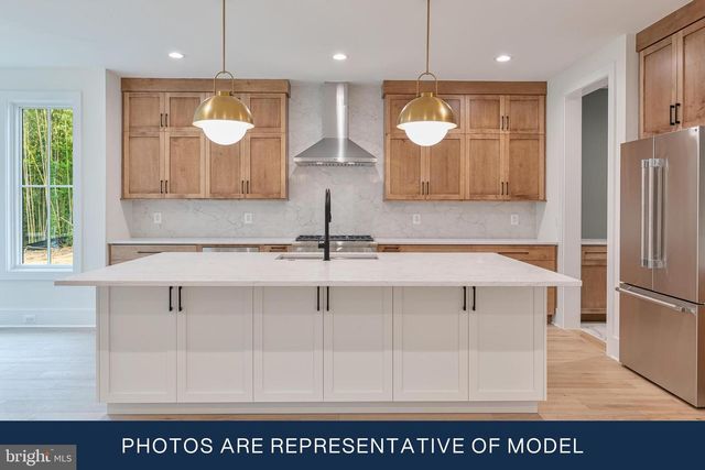 123 N EDGEWOOD ST, Arlington, VA 22201