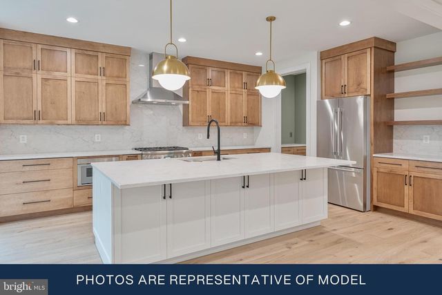 123 N EDGEWOOD ST, Arlington, VA 22201