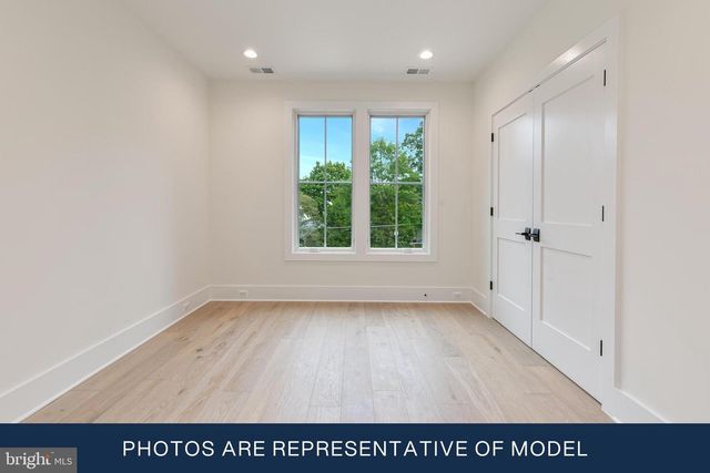123 N EDGEWOOD ST, Arlington, VA 22201
