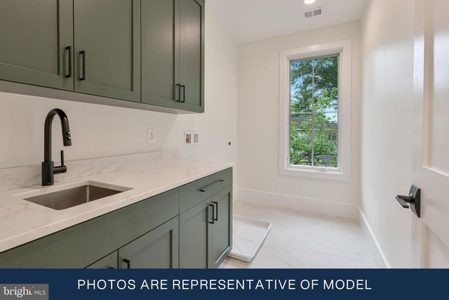 123 N EDGEWOOD ST, Arlington, VA 22201