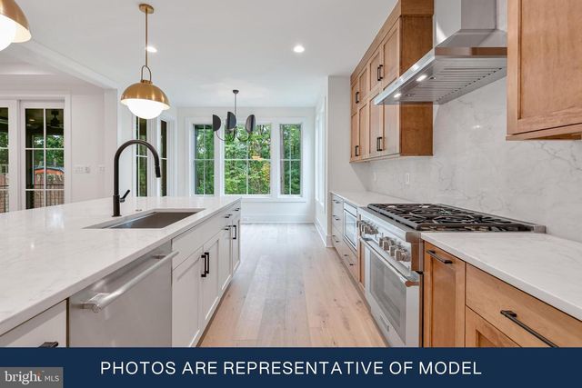 123 N EDGEWOOD ST, Arlington, VA 22201