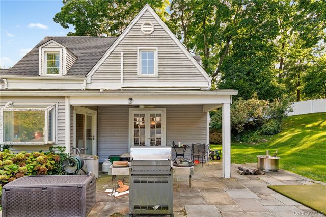 594 Fort Hill Road, Scarsdale, NY 10583