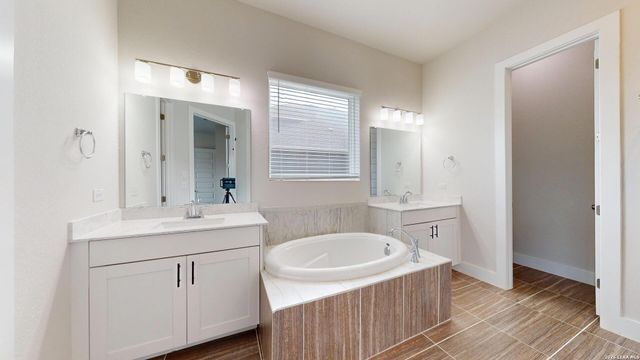 11526 HOLLERING PASS, Schertz, TX 78154