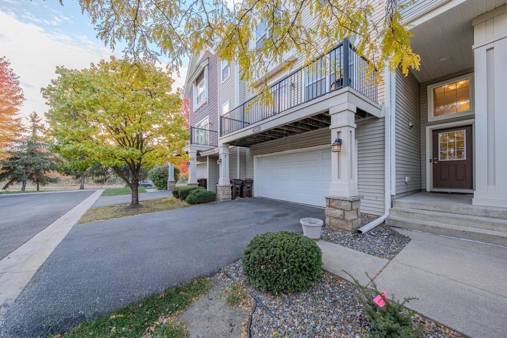 8483 Emery Parkway N, Champlin, MN 55316 — photo 2