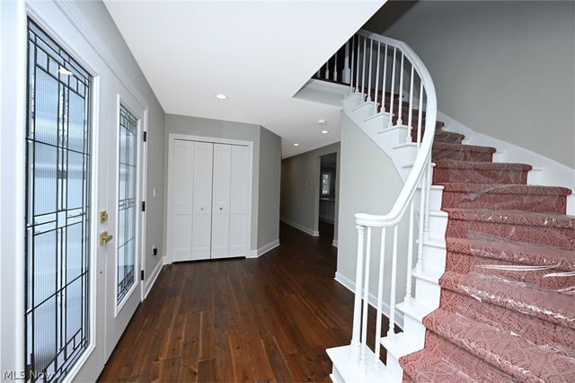 26436 Annesley Road, Beachwood, OH 44122