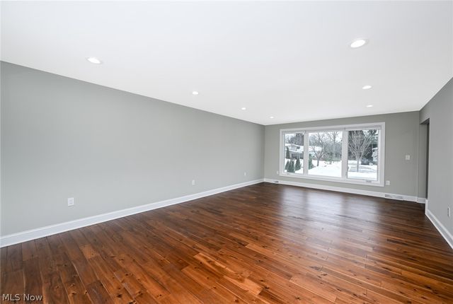 26436 Annesley Road, Beachwood, OH 44122