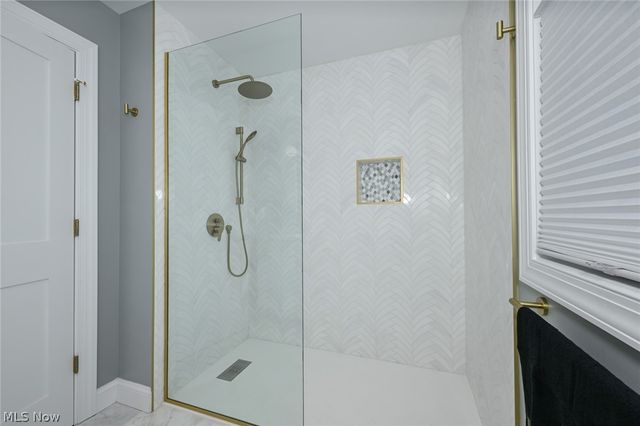 26436 Annesley Road, Beachwood, OH 44122