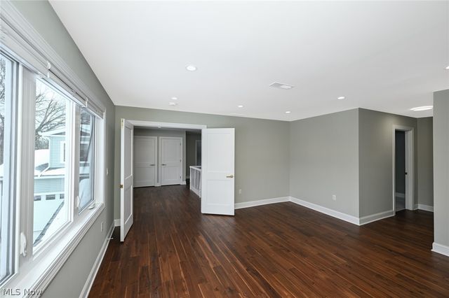 26436 Annesley Road, Beachwood, OH 44122