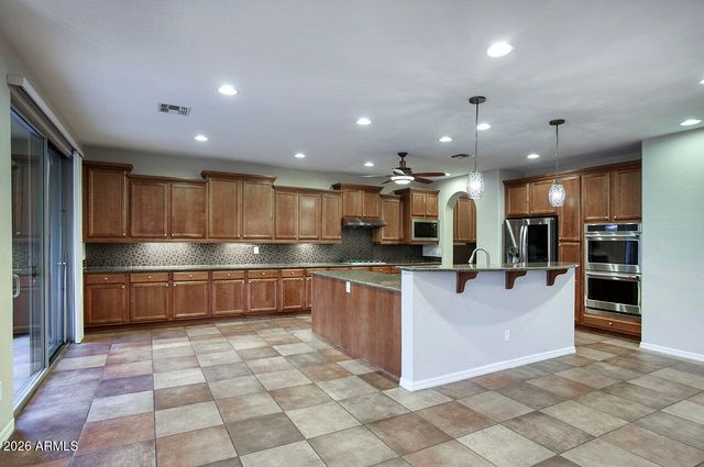 3985 E HUMMINGBIRD Lane, Phoenix, AZ 85050