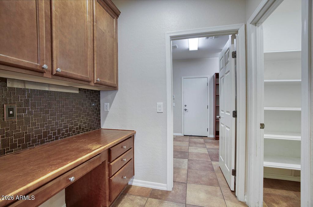 Image 12 of property listing at 3985 E HUMMINGBIRD Lane, Phoenix, AZ 85050
