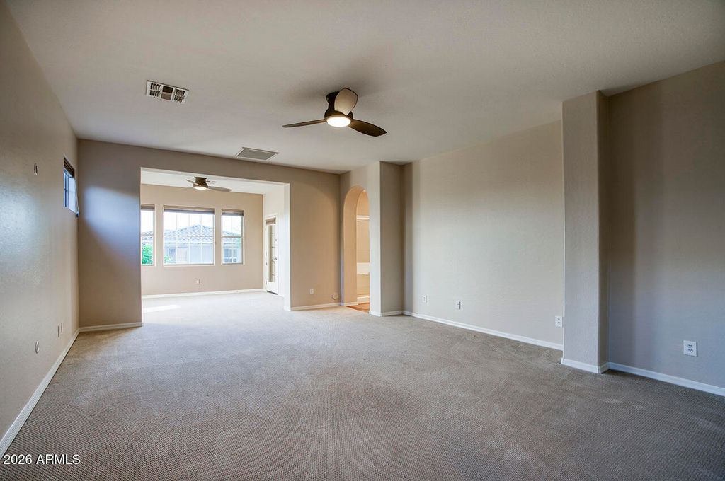 Image 16 of property listing at 3985 E HUMMINGBIRD Lane, Phoenix, AZ 85050