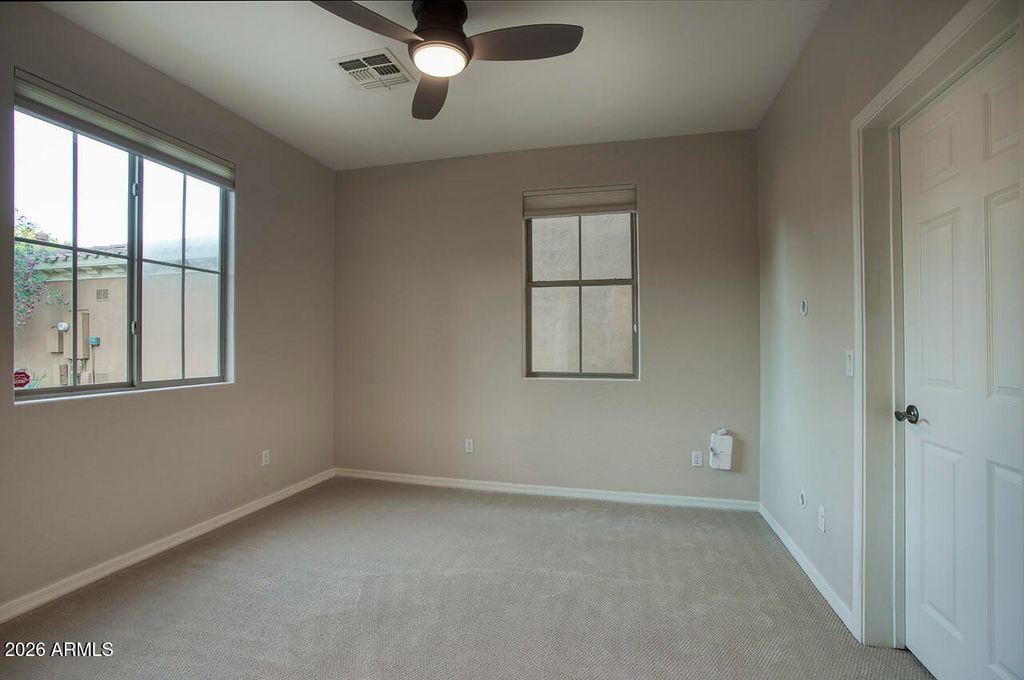Image 25 of property listing at 3985 E HUMMINGBIRD Lane, Phoenix, AZ 85050