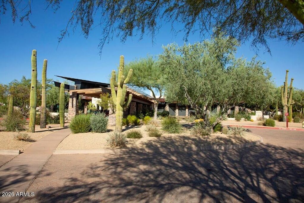 Image 43 of property listing at 3985 E HUMMINGBIRD Lane, Phoenix, AZ 85050