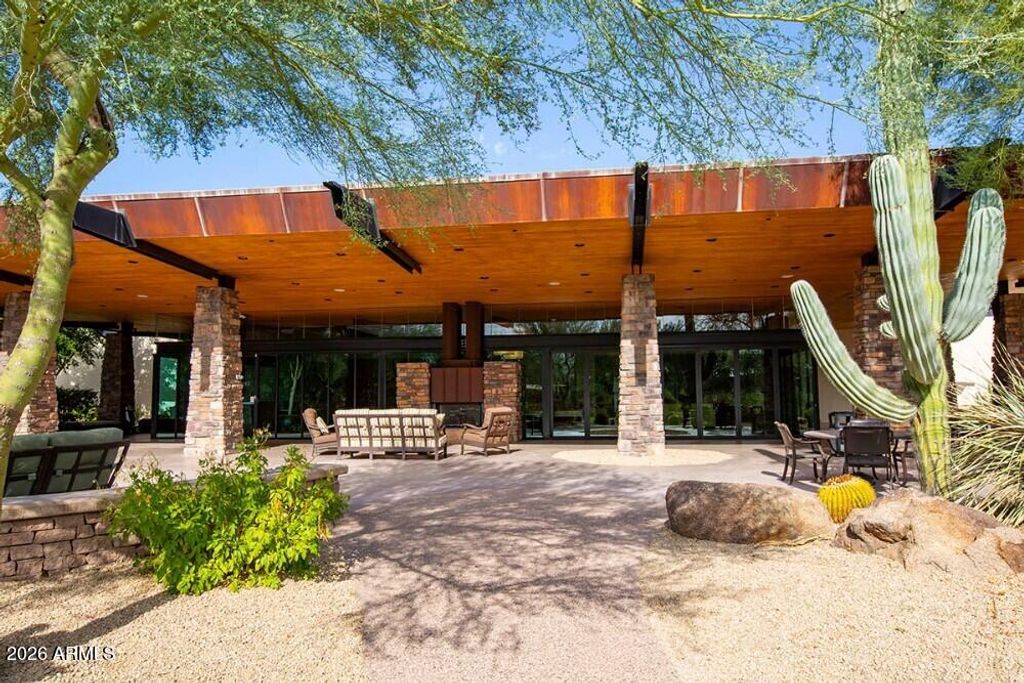 Image 46 of property listing at 3985 E HUMMINGBIRD Lane, Phoenix, AZ 85050