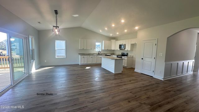 253 Hardison Road, Holly Ridge, NC 28445