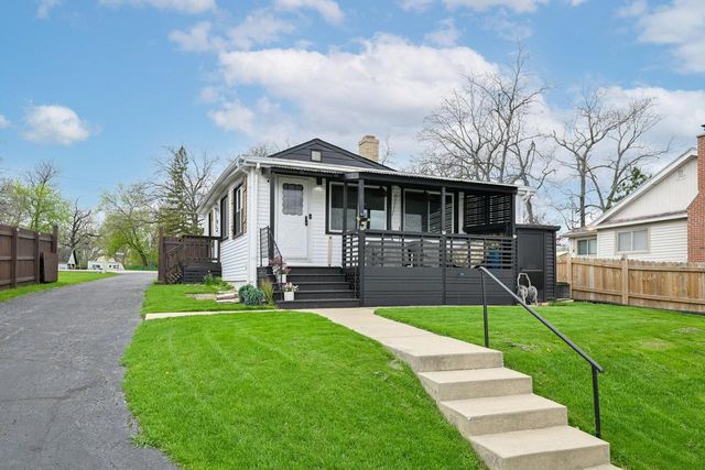 2225 Lakeshore DRIVE, Kansasville, WI 53139