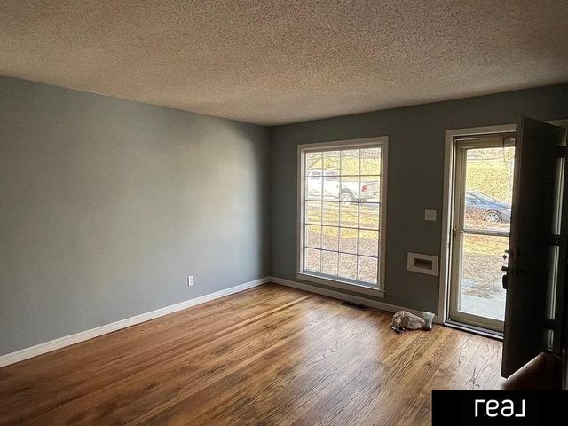 2115 S 48th Avenue, Omaha, NE 68106