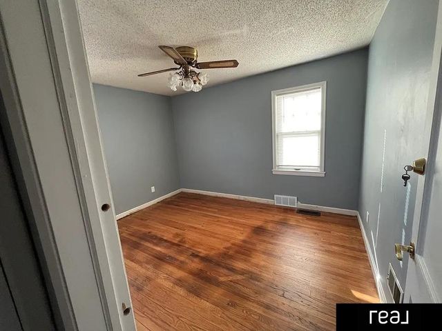 2115 S 48th Avenue, Omaha, NE 68106