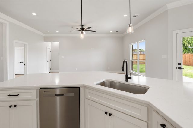 505 Limestone Circle, Mabank, TX 75147