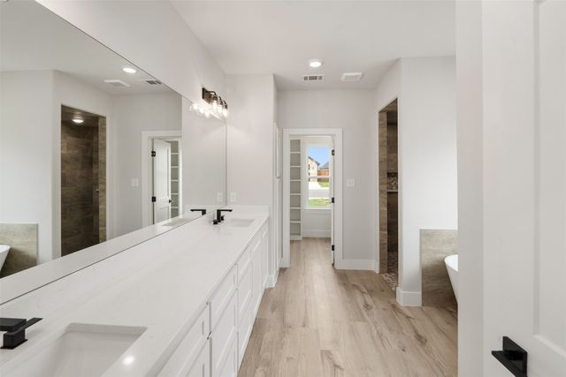505 Limestone Circle, Mabank, TX 75147