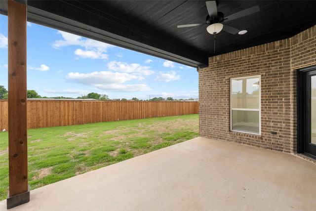 505 Limestone Circle, Mabank, TX 75147