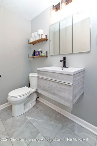 1774 Woodside Drive, East Lansing, MI 48823