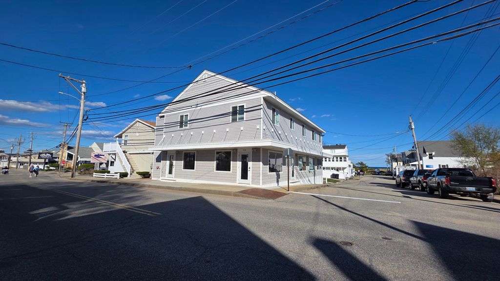 93 W Grand Avenue 101, Old Orchard Beach, ME 04064 — exterior