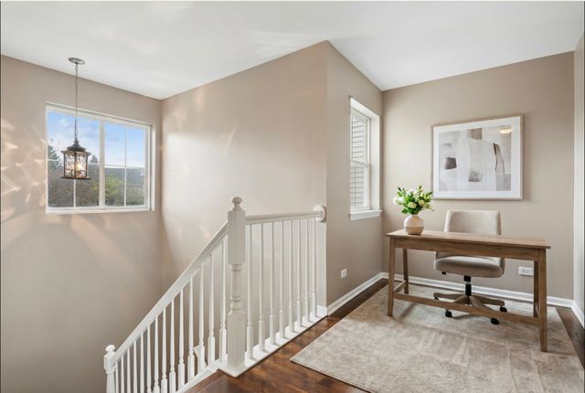 304 Grand Ridge Road 304, St. Charles, IL 60175
