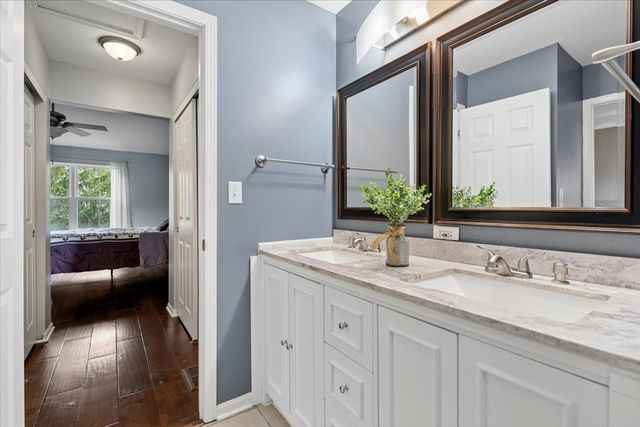304 Grand Ridge Road 304, St. Charles, IL 60175