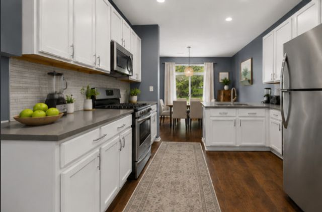 304 Grand Ridge Road 304, St. Charles, IL 60175