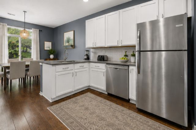 304 Grand Ridge Road 304, St. Charles, IL 60175