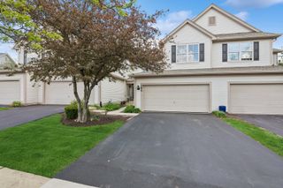 304 Grand Ridge Road 304, St. Charles, IL 60175